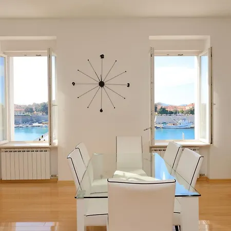 Eden Penthouse Apartman *