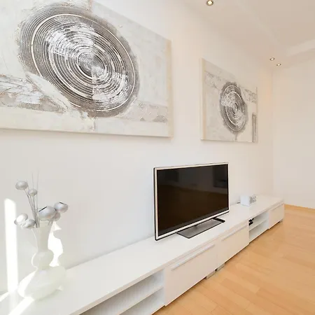 Eden Penthouse Apartman *