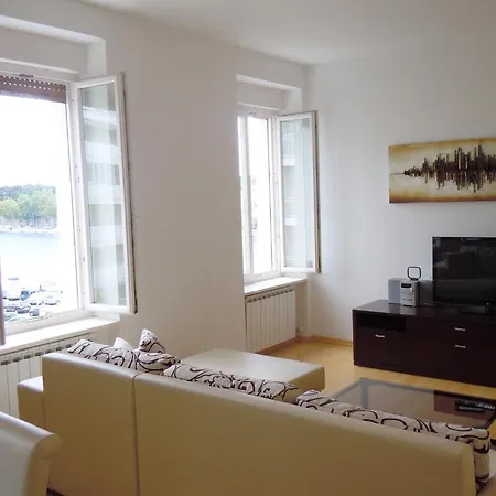 Eden Penthouse * زادار