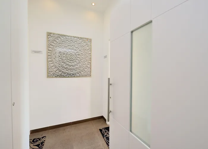 Eden Penthouse 公寓 *