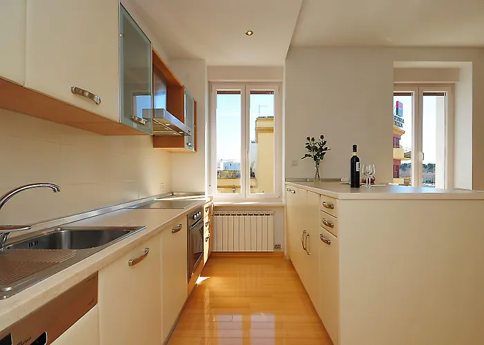 Eden Penthouse 扎达尔