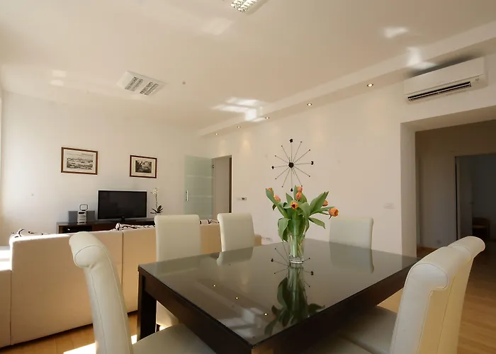 Eden Penthouse * 扎达尔